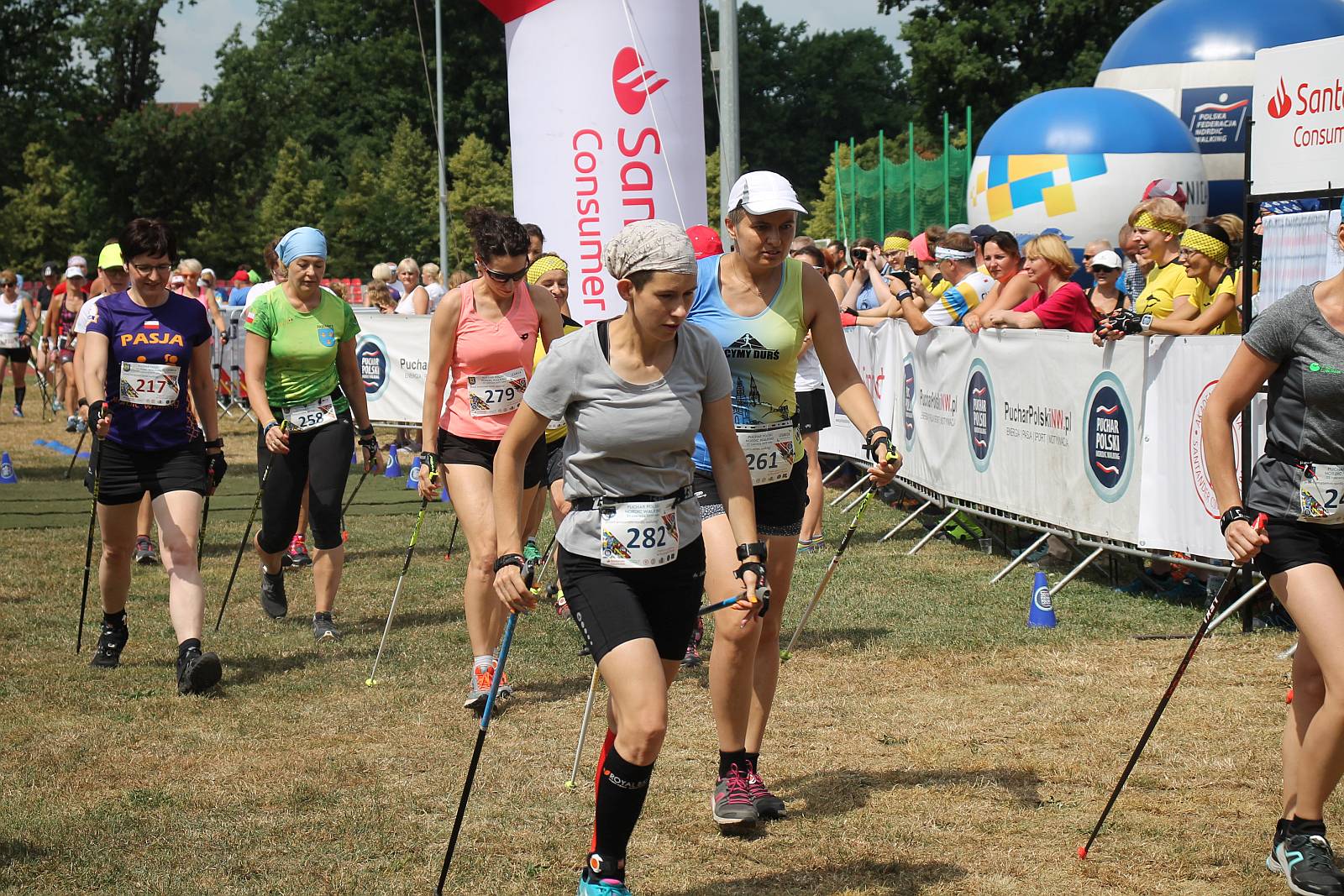 Ponad trzysta osób wystartowało w Pucharze Polski Nordic Walking