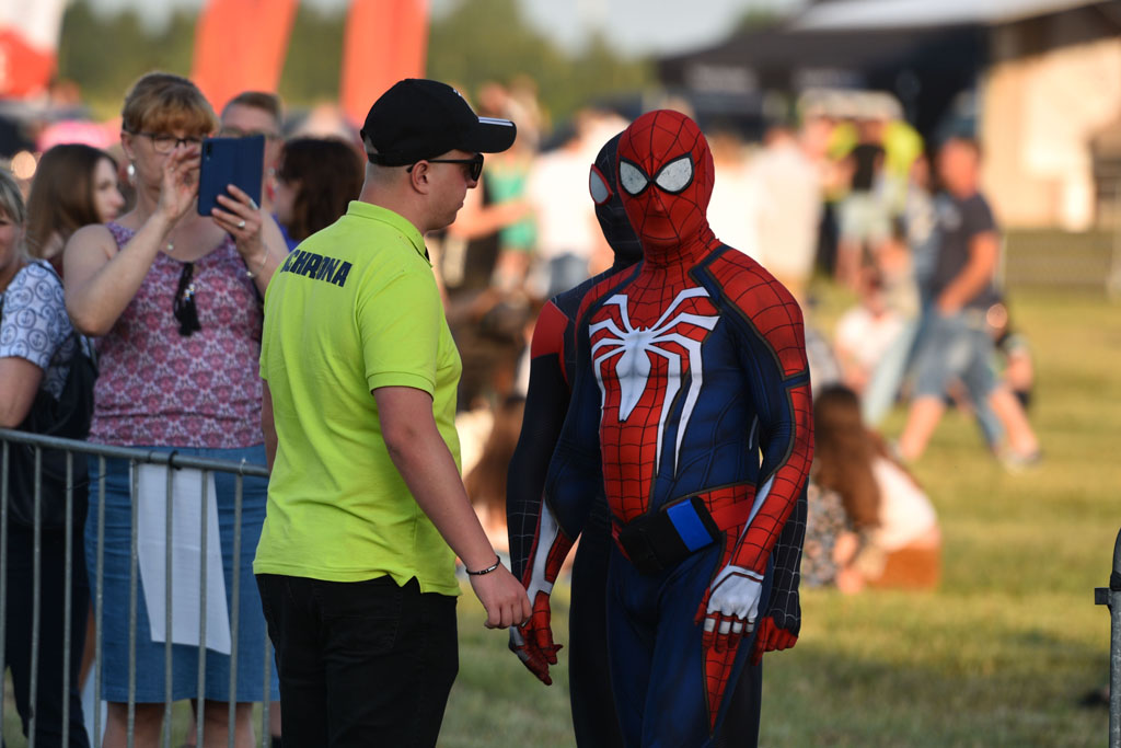 Stare, dobre Photony zawładnęły sceną na lotnisku