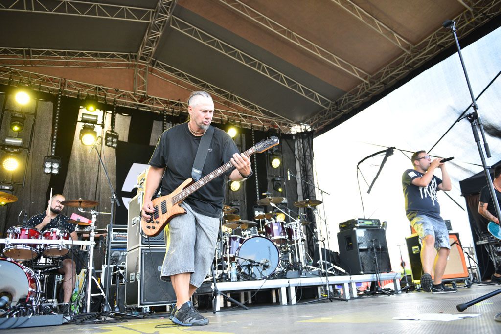 Metalowe brzmienie Anastasis. Zaczął się drugi dzień świętowania