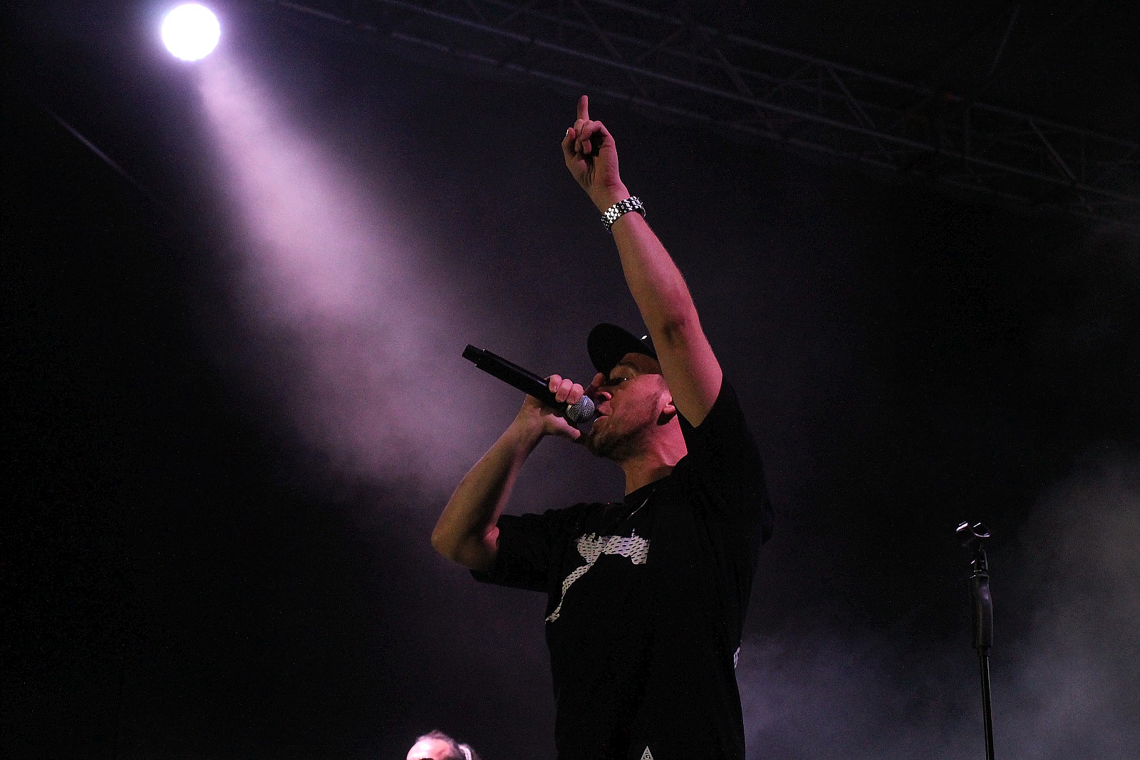 Afromental zatrząsł sceną. Tłumy bawiły się w sobotę na lotnisku