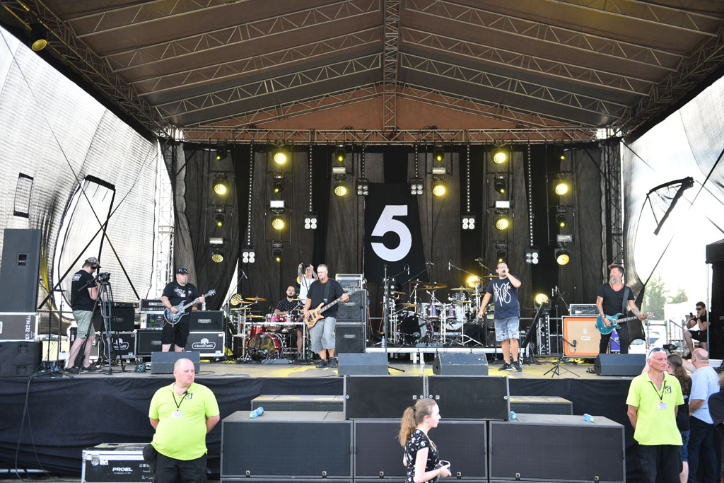 Metalowe brzmienie Anastasis. Zaczął się drugi dzień świętowania