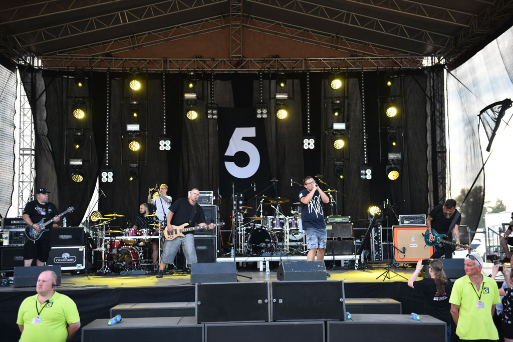 Metalowe brzmienie Anastasis. Zaczął się drugi dzień świętowania