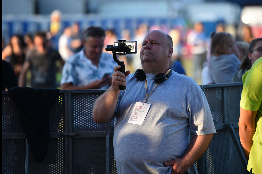 Stare, dobre Photony zawładnęły sceną na lotnisku