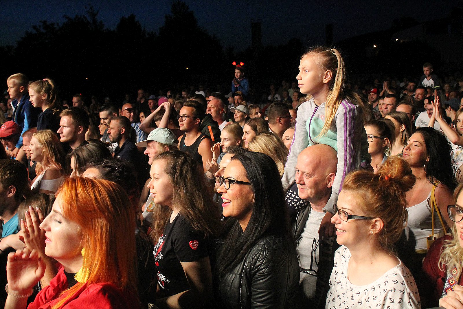 Afromental zatrząsł sceną. Tłumy bawiły się w sobotę na lotnisku