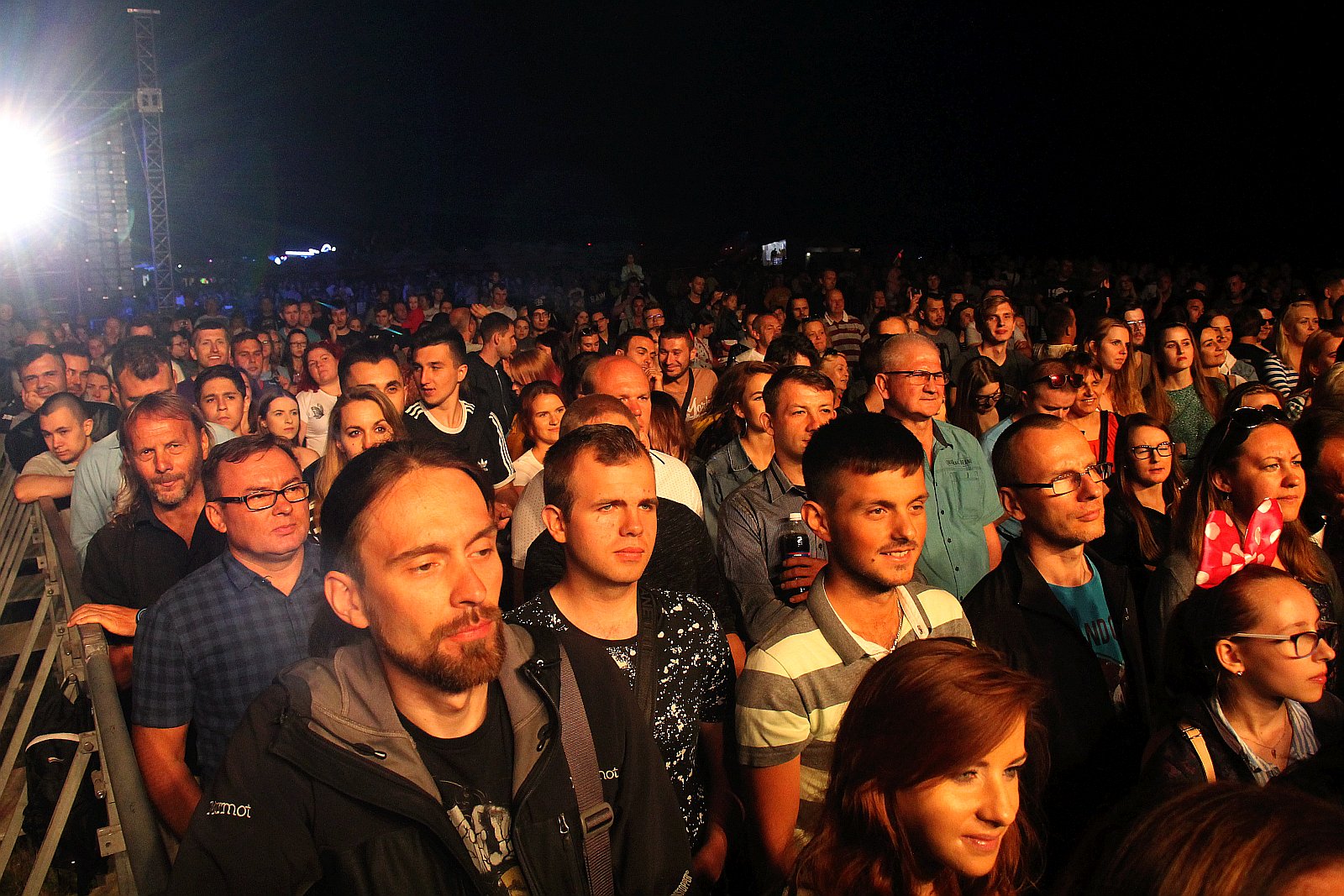 Afromental zatrząsł sceną. Tłumy bawiły się w sobotę na lotnisku
