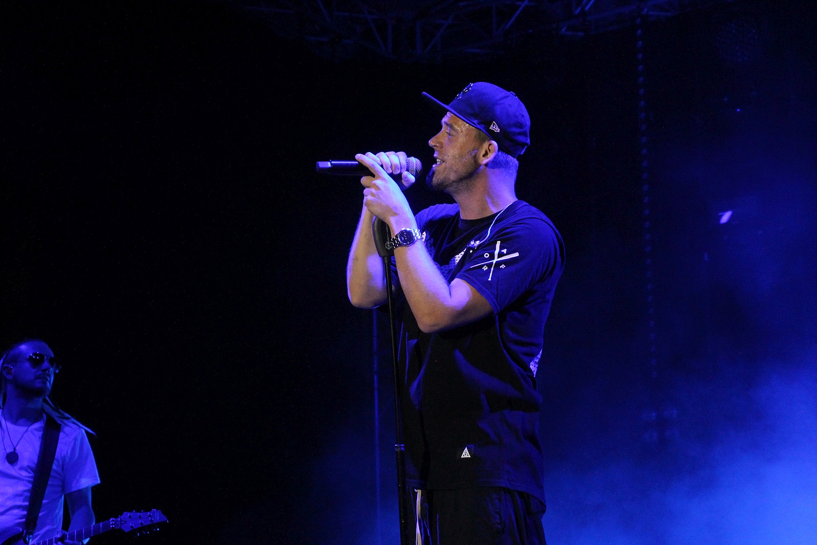 Afromental zatrząsł sceną. Tłumy bawiły się w sobotę na lotnisku