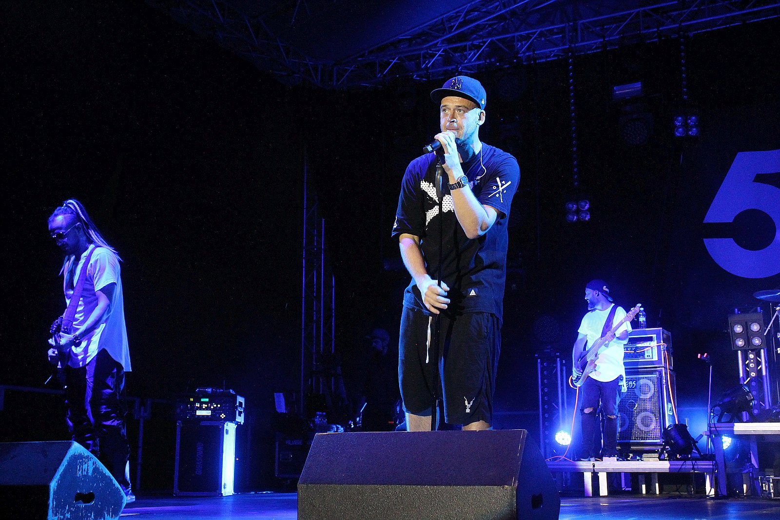 Afromental zatrząsł sceną. Tłumy bawiły się w sobotę na lotnisku