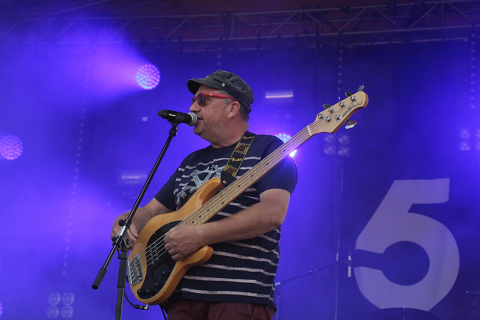 Stare, dobre Photony zawładnęły sceną na lotnisku