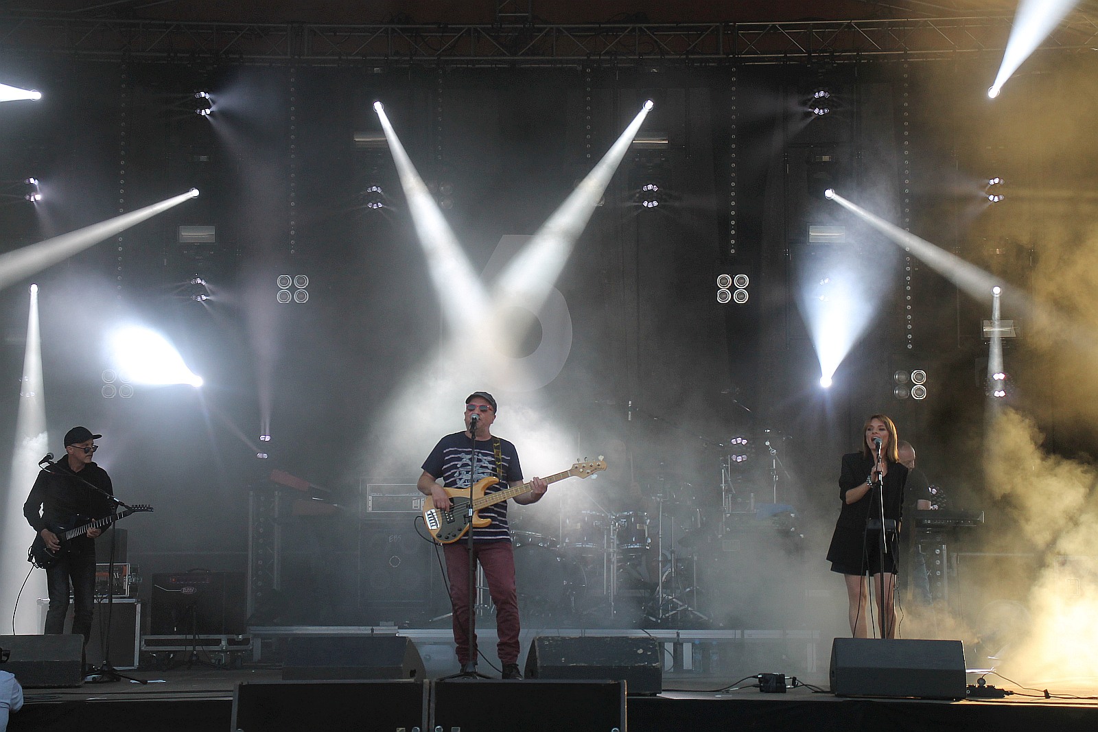 Stare, dobre Photony zawładnęły sceną na lotnisku