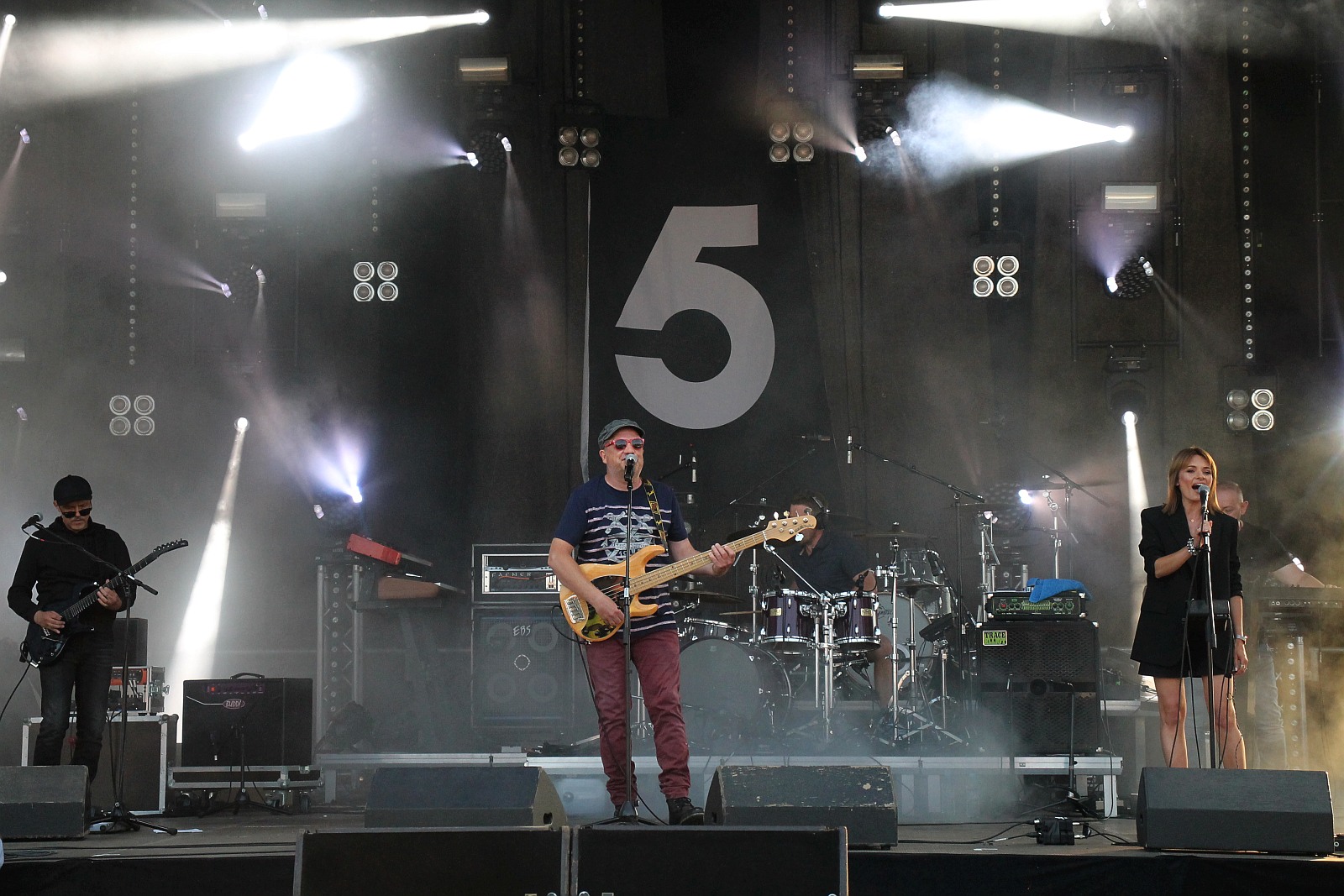 Stare, dobre Photony zawładnęły sceną na lotnisku