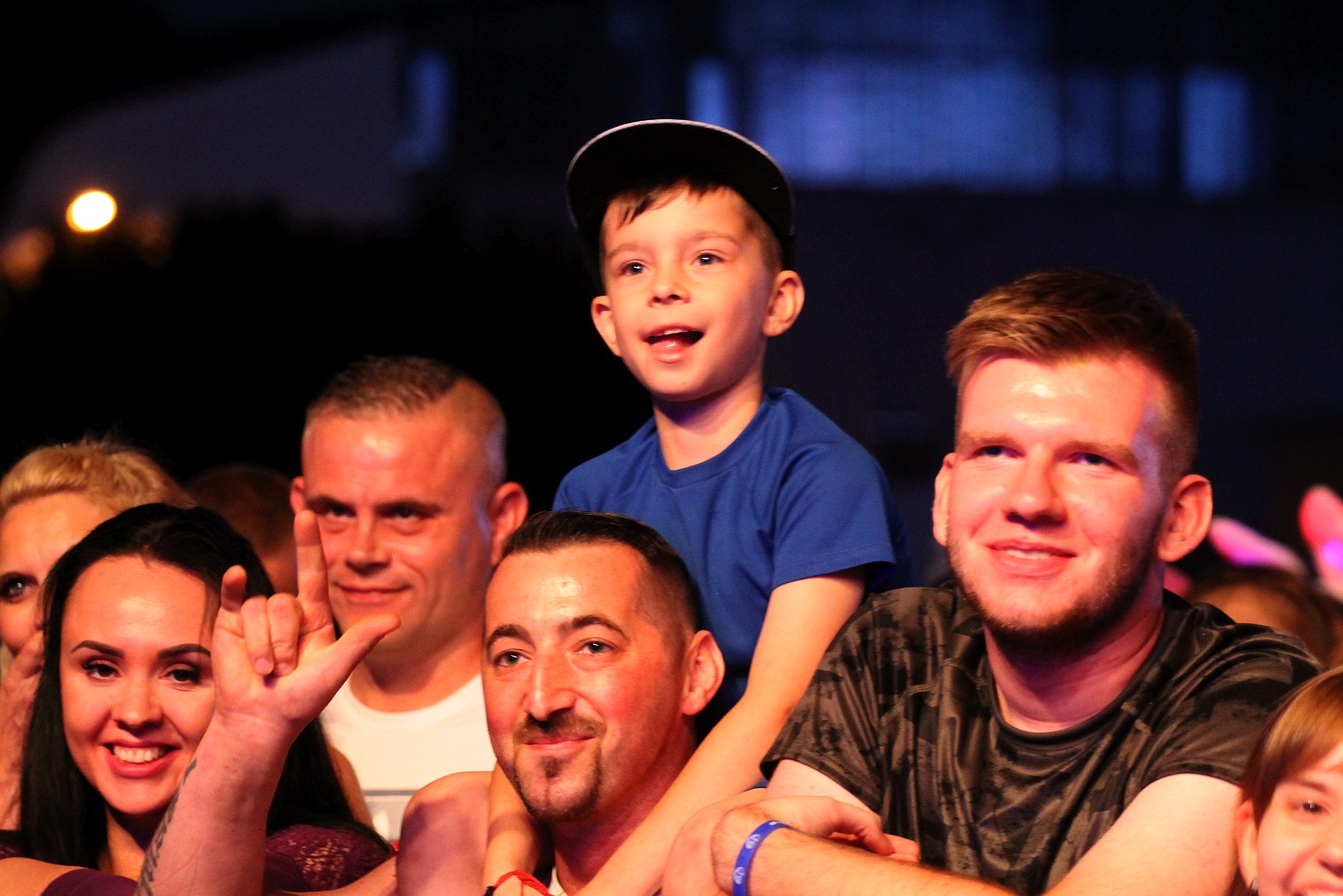 Afromental zatrząsł sceną. Tłumy bawiły się w sobotę na lotnisku