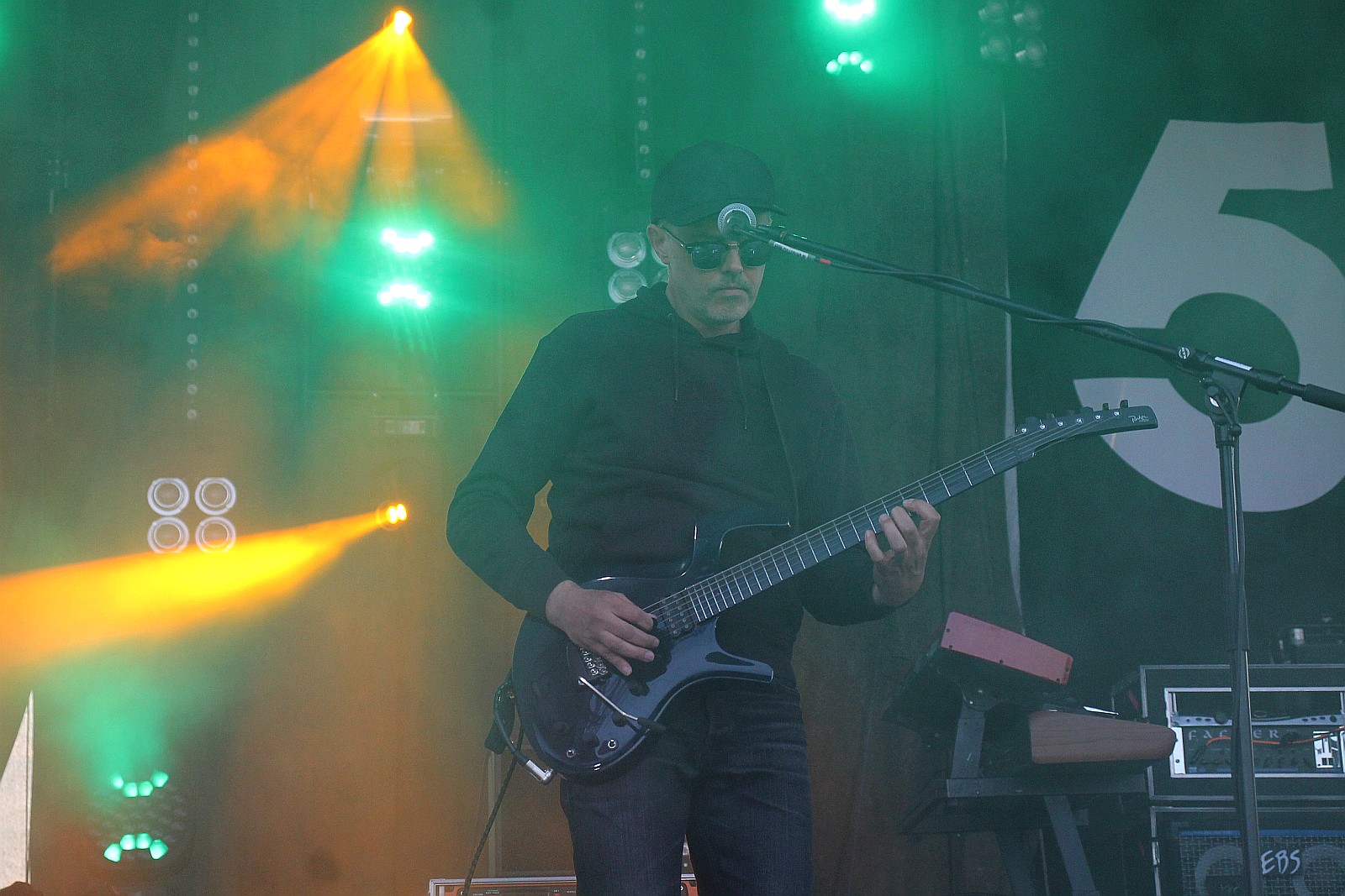 Stare, dobre Photony zawładnęły sceną na lotnisku