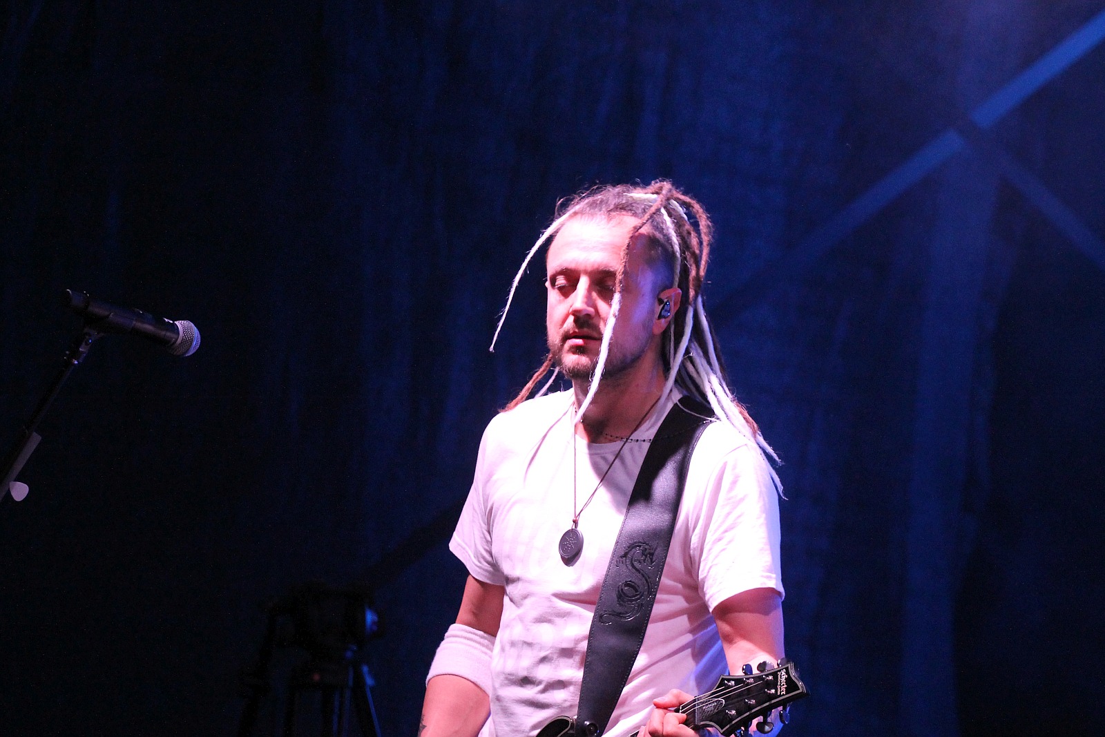 Afromental zatrząsł sceną. Tłumy bawiły się w sobotę na lotnisku