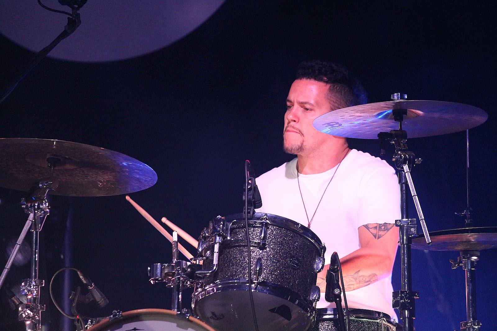 Afromental zatrząsł sceną. Tłumy bawiły się w sobotę na lotnisku