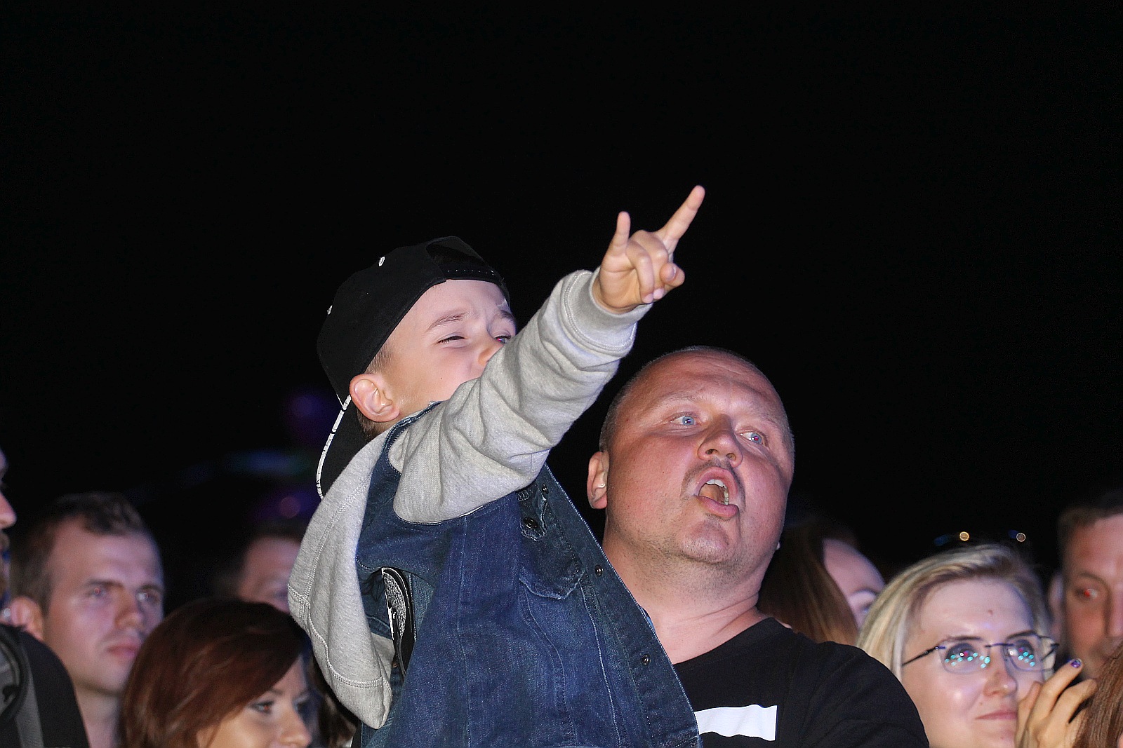 Afromental zatrząsł sceną. Tłumy bawiły się w sobotę na lotnisku