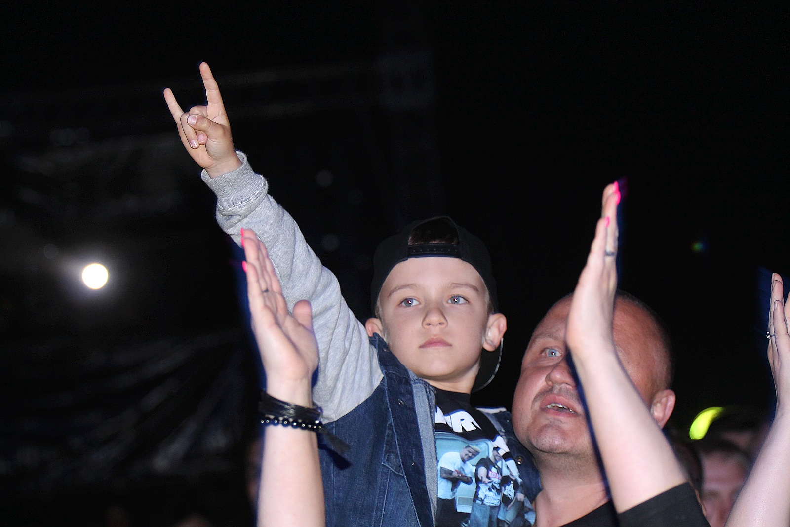 Afromental zatrząsł sceną. Tłumy bawiły się w sobotę na lotnisku