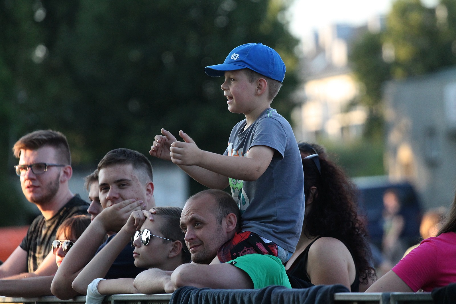Stare, dobre Photony zawładnęły sceną na lotnisku