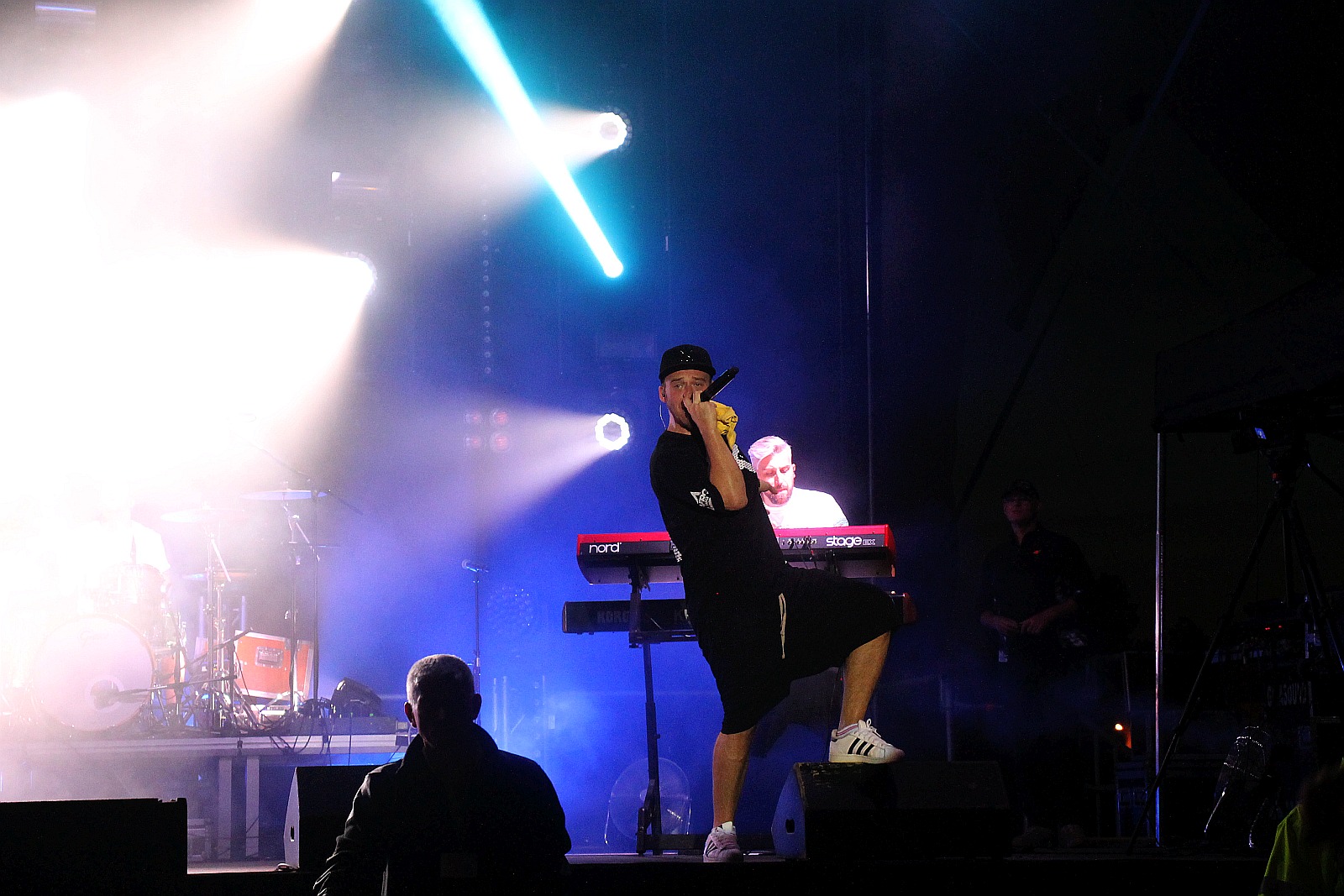 Afromental zatrząsł sceną. Tłumy bawiły się w sobotę na lotnisku