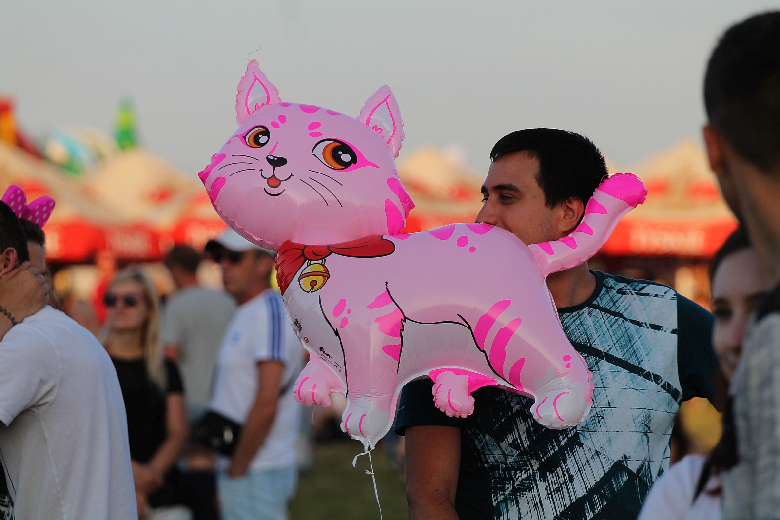 Stare, dobre Photony zawładnęły sceną na lotnisku