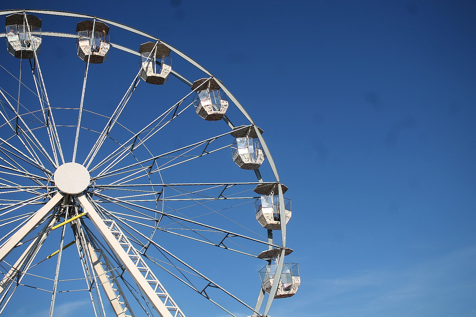 Święto Legnicy. Trwa świetna zabawa na lotnisku