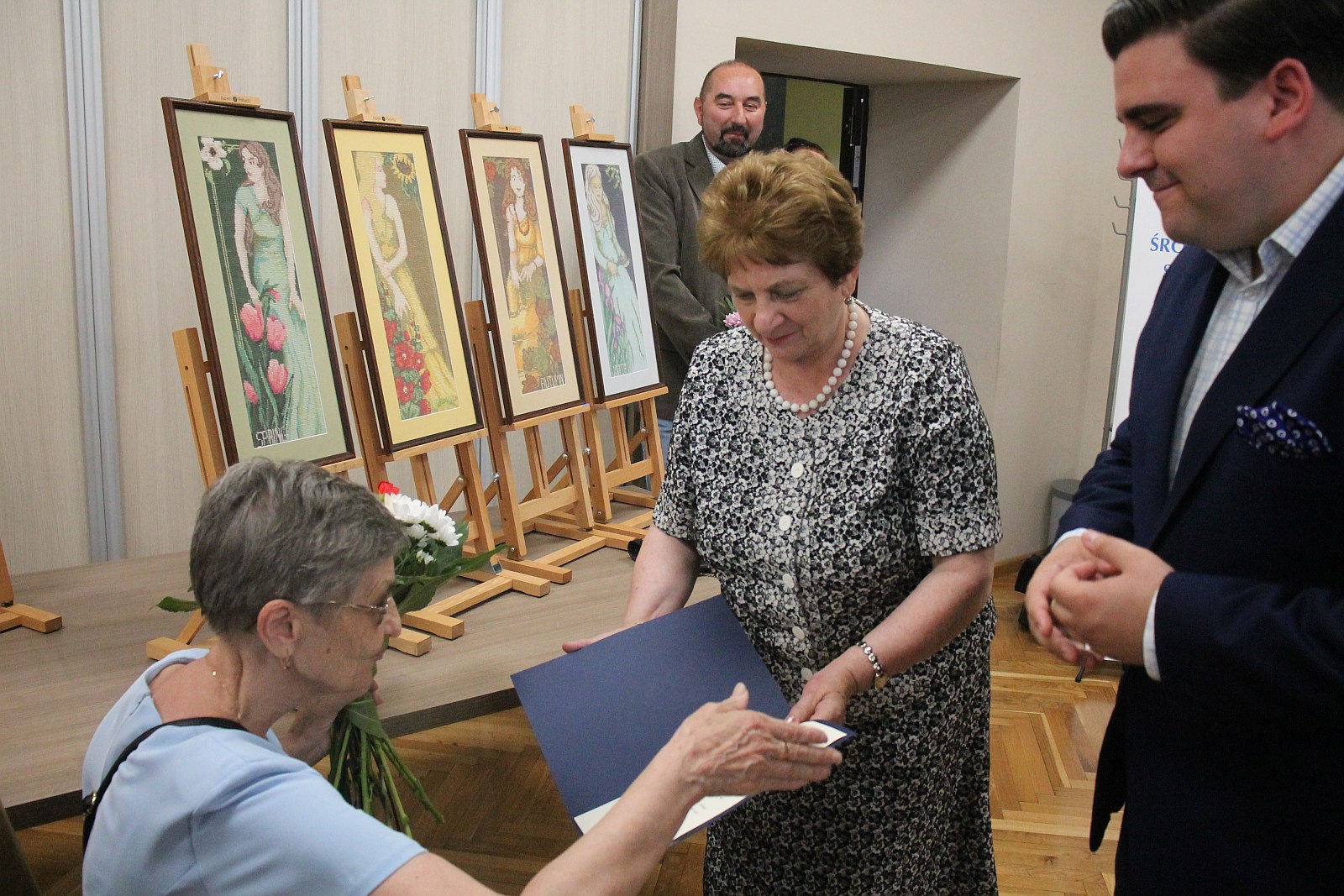 „Z sercem haftowane” obrazy Heleny Jarosławskiej