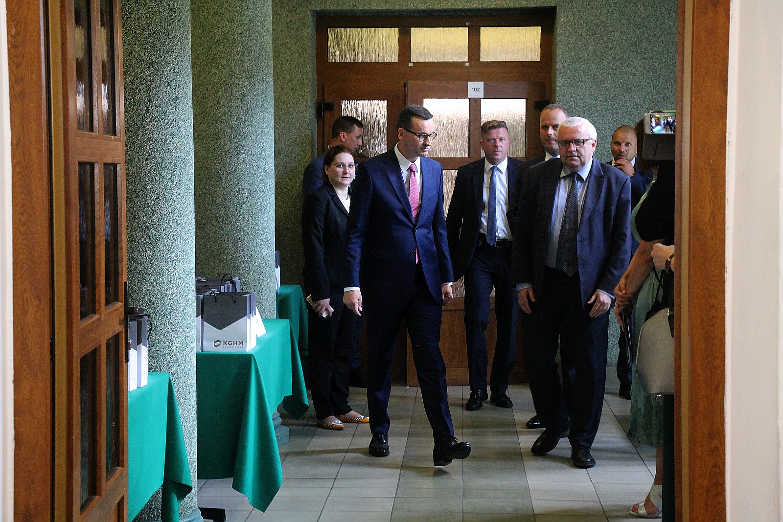 Premier Mateusz Morawiecki gościł w legnickiej hucie      
