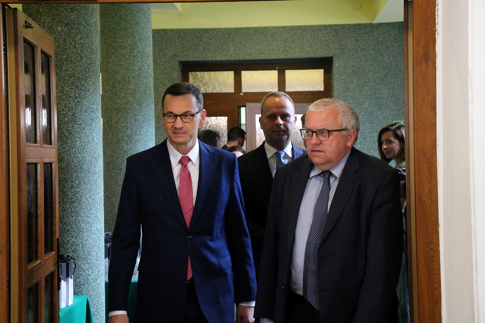 Premier Mateusz Morawiecki gościł w legnickiej hucie      
