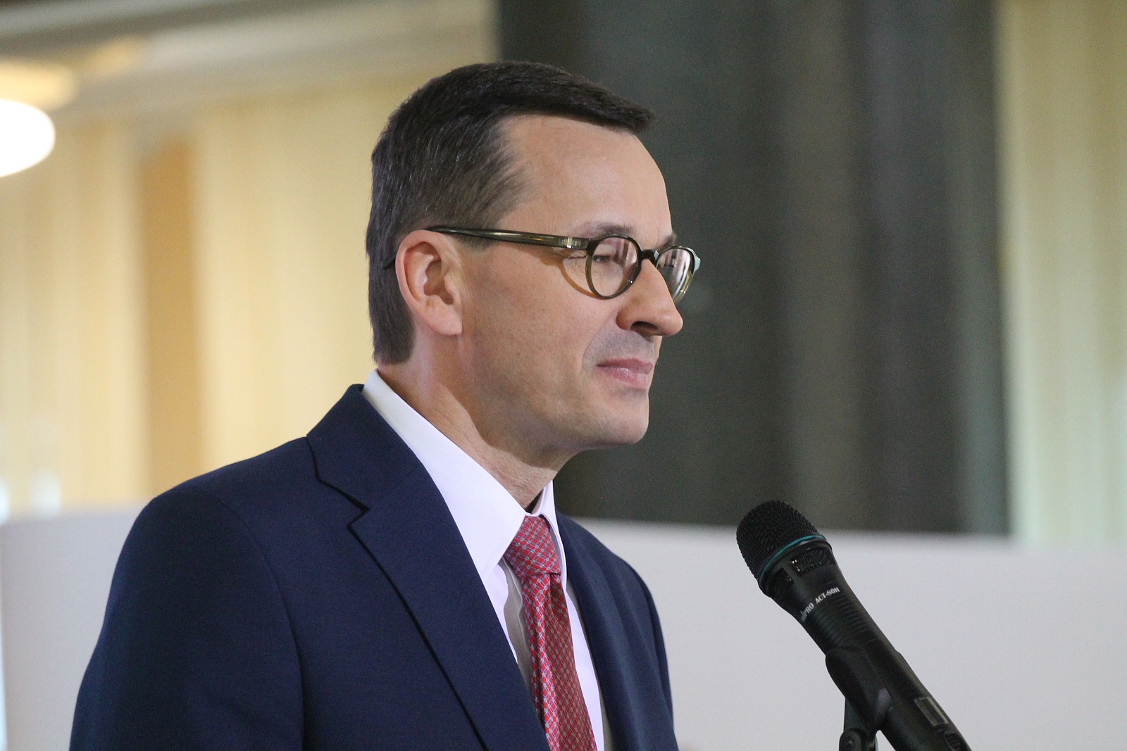 Premier Mateusz Morawiecki gościł w legnickiej hucie      

