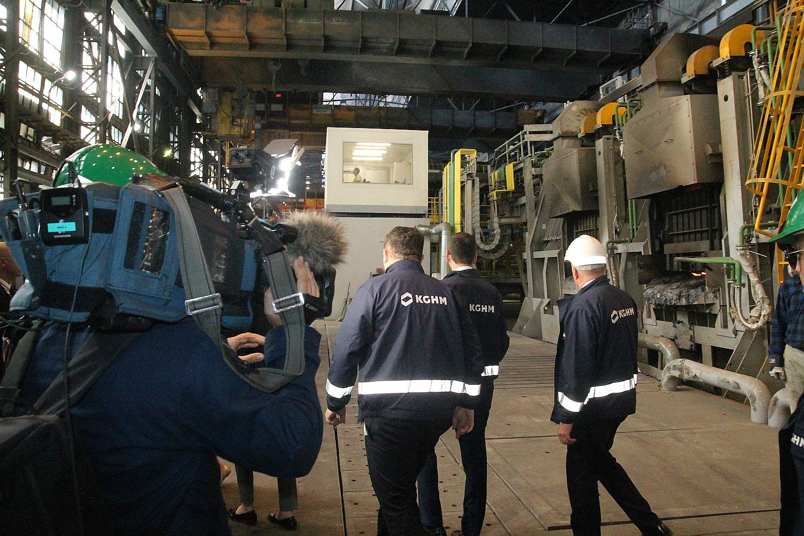 Premier Mateusz Morawiecki gościł w legnickiej hucie      
