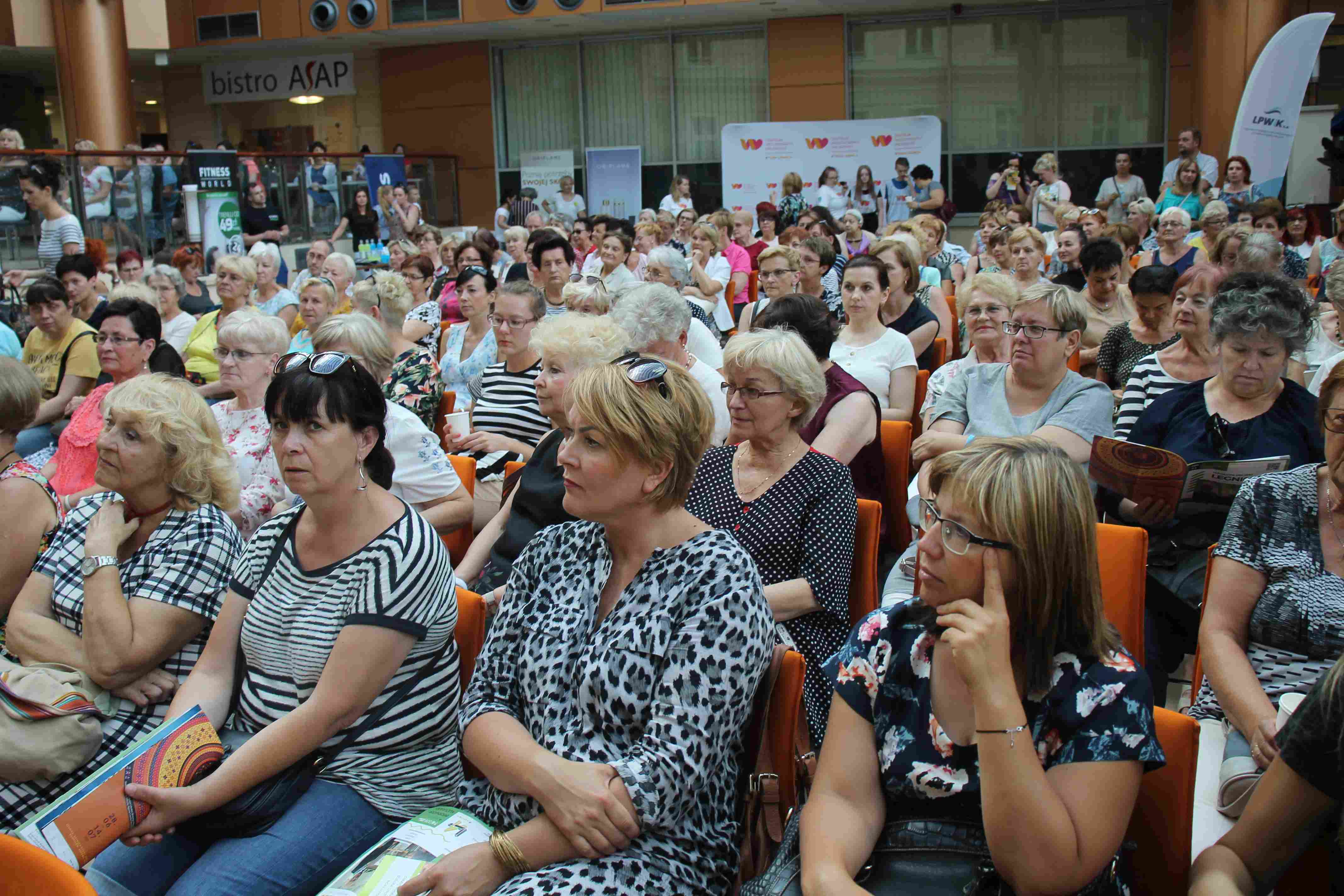 Znany dziennikarz zauroczył legniczanki swoją bezpośredniością