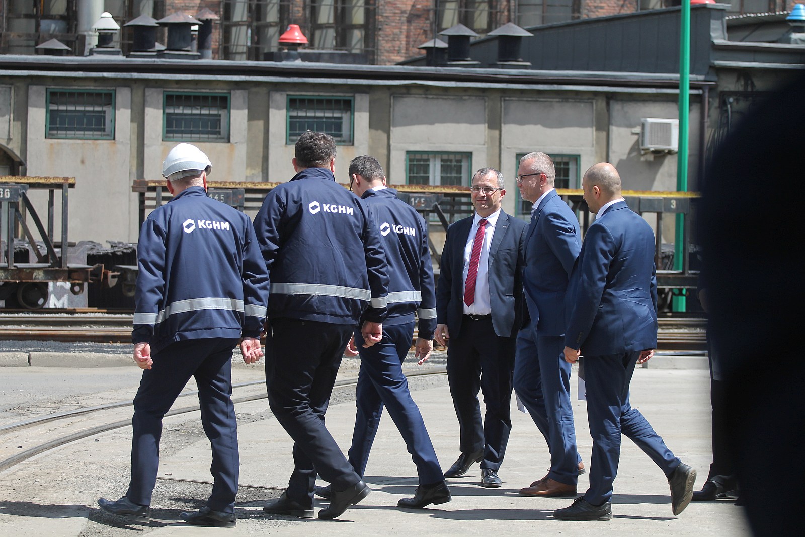 Premier Mateusz Morawiecki gościł w legnickiej hucie      
