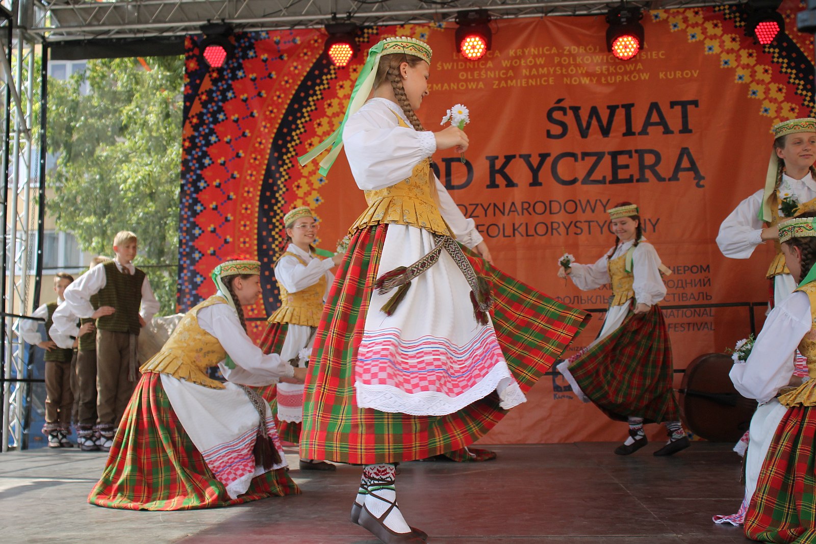 Festiwal Folklorystyczny Świat pod Kyczerą. Barwny korowód