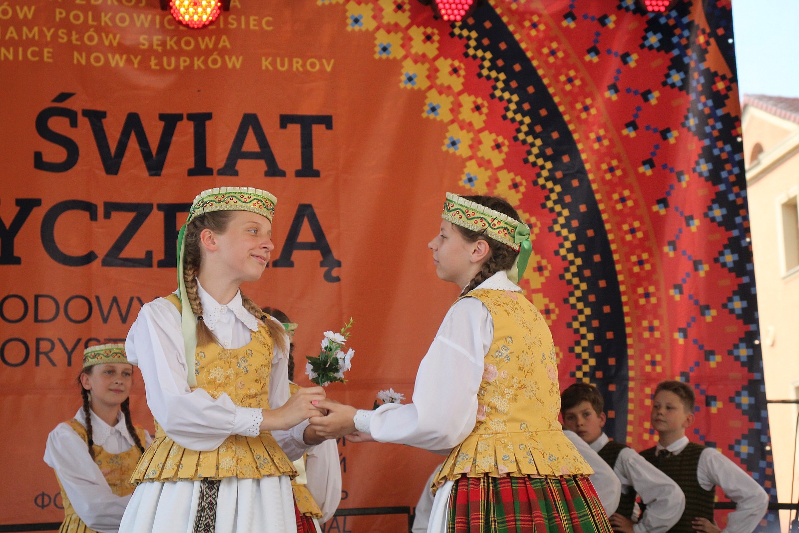 Festiwal Folklorystyczny Świat pod Kyczerą. Barwny korowód