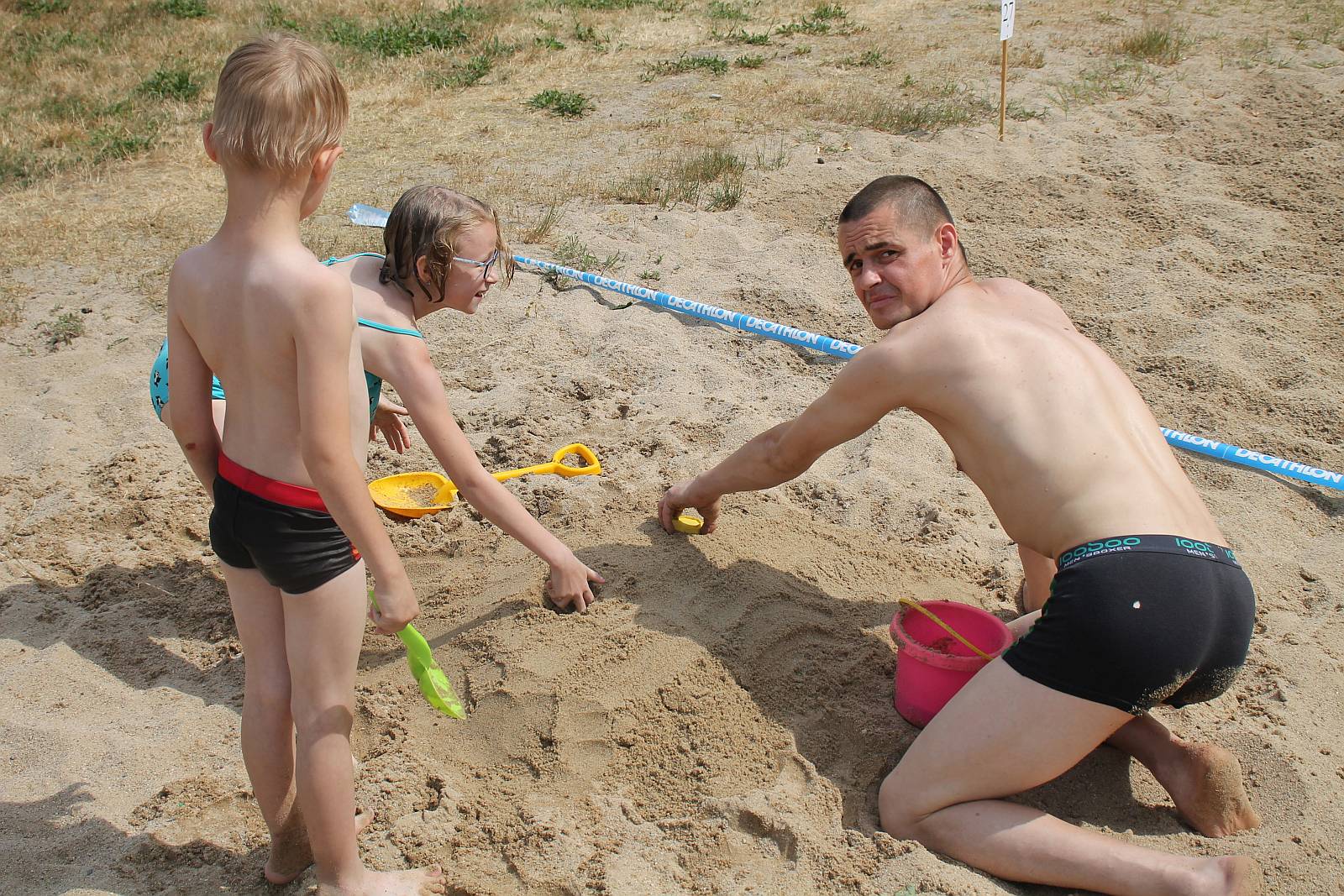 Wielka piaskownica. Legniczanie rzeźbili w piasku