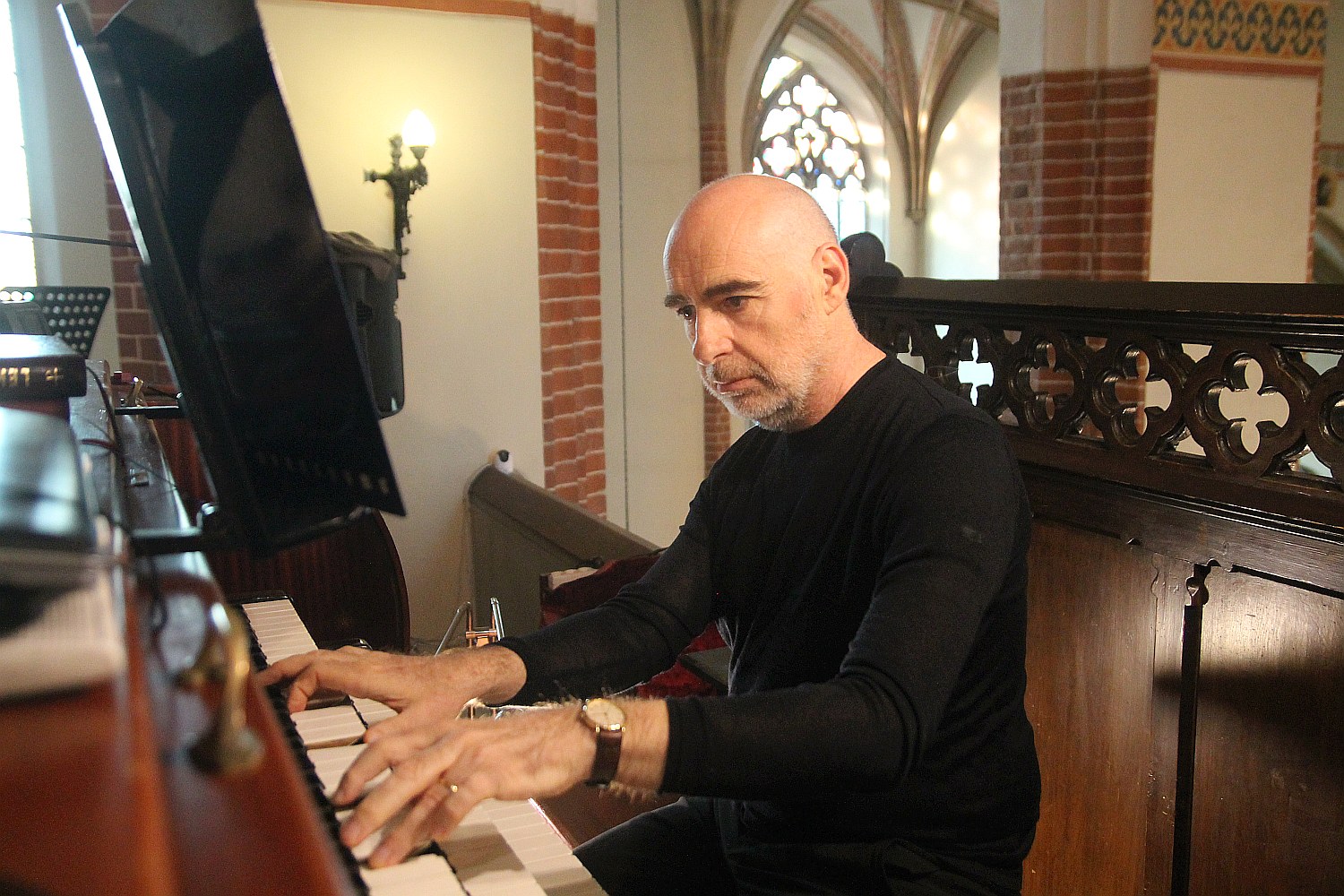 Włoch zagrał na organach w legnickiej katedrze      
