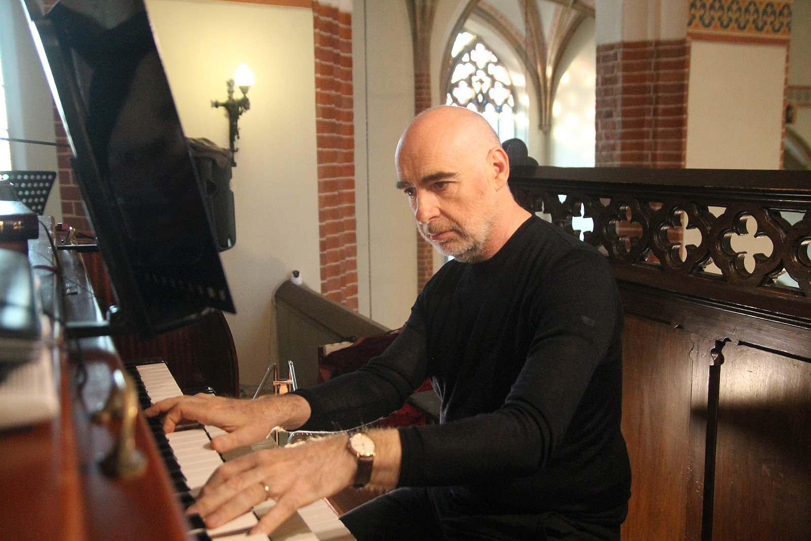 Włoch zagrał na organach w legnickiej katedrze      
