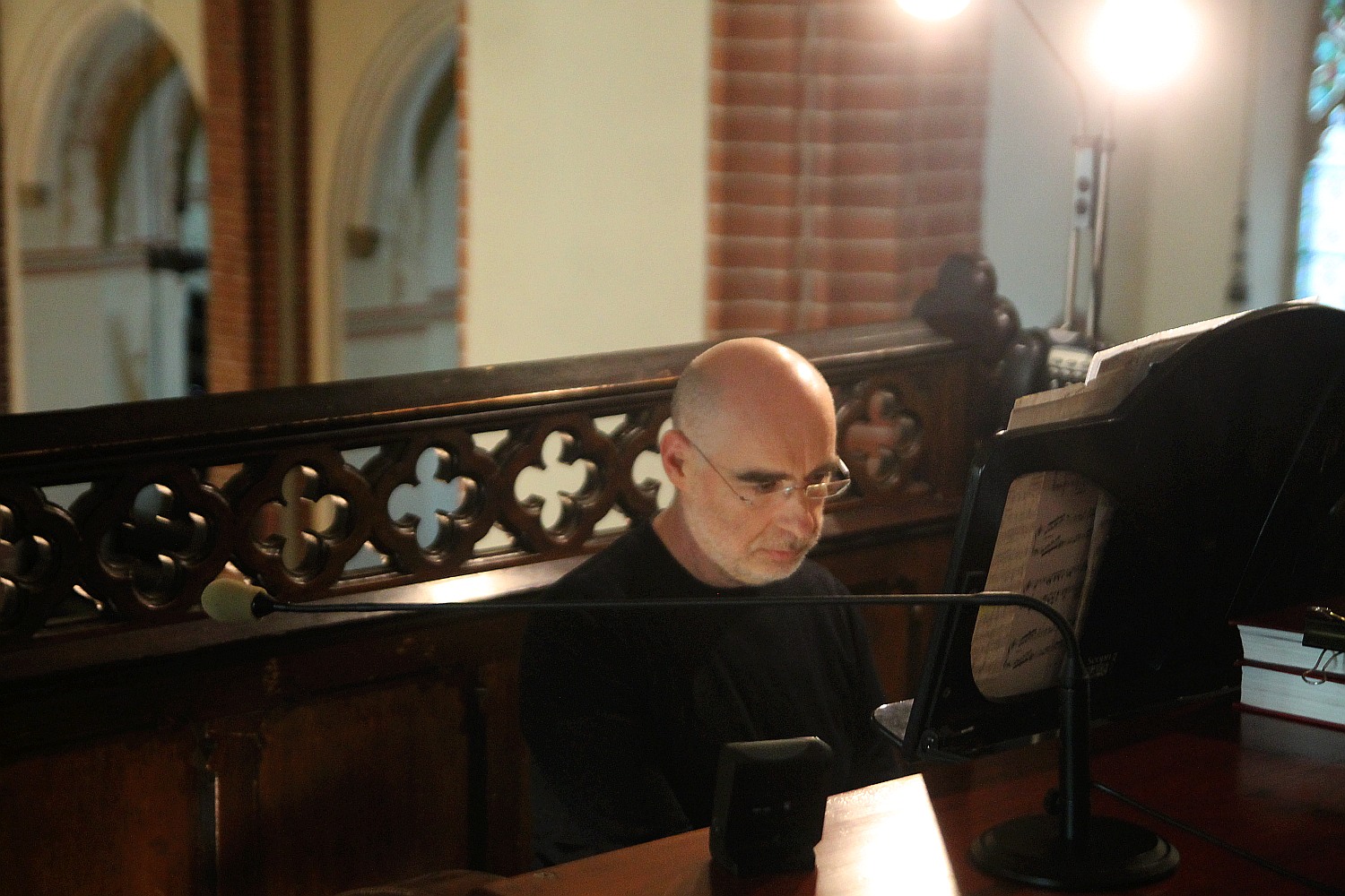 Włoch zagrał na organach w legnickiej katedrze      
