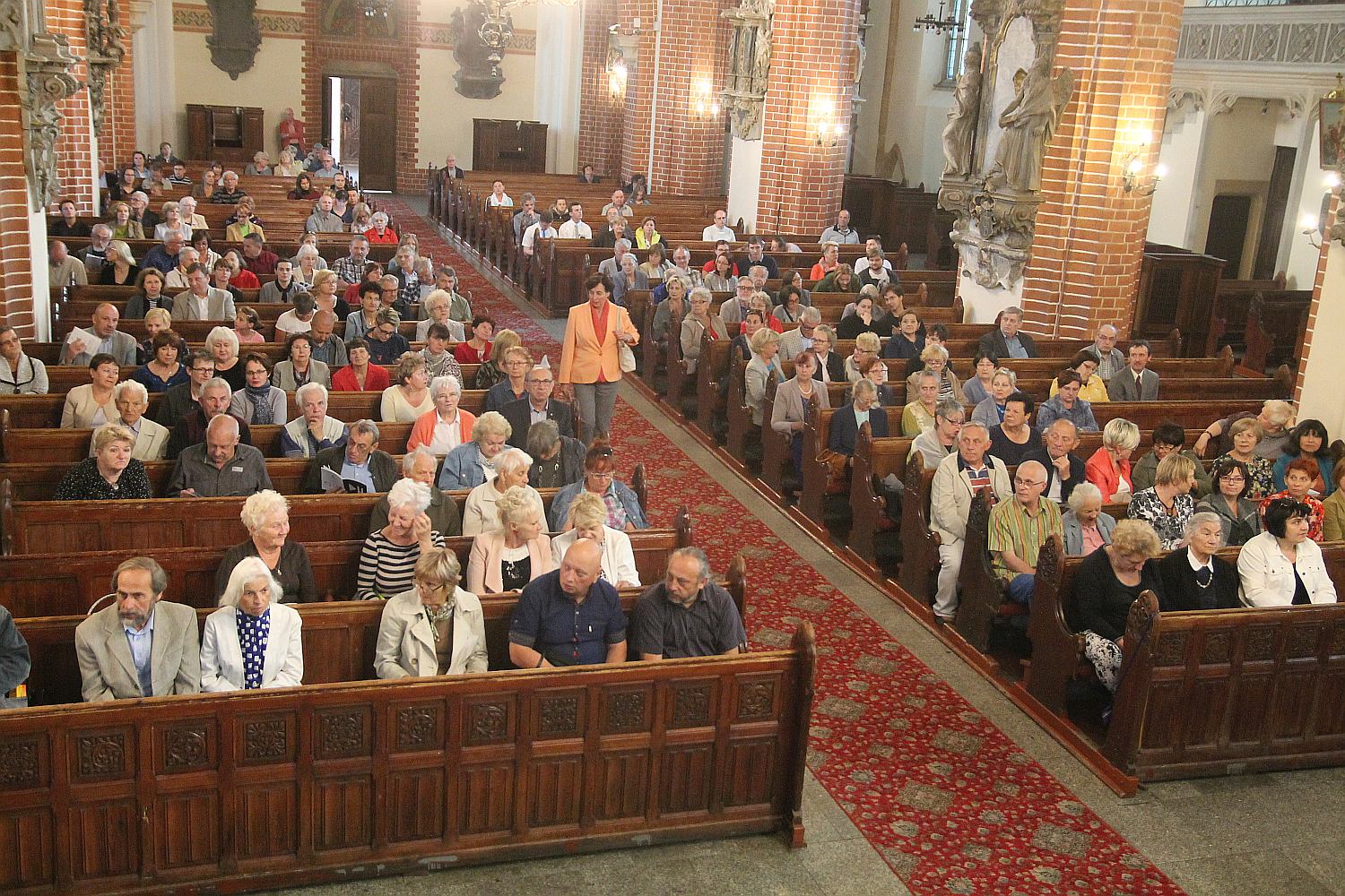 Włoch zagrał na organach w legnickiej katedrze      
