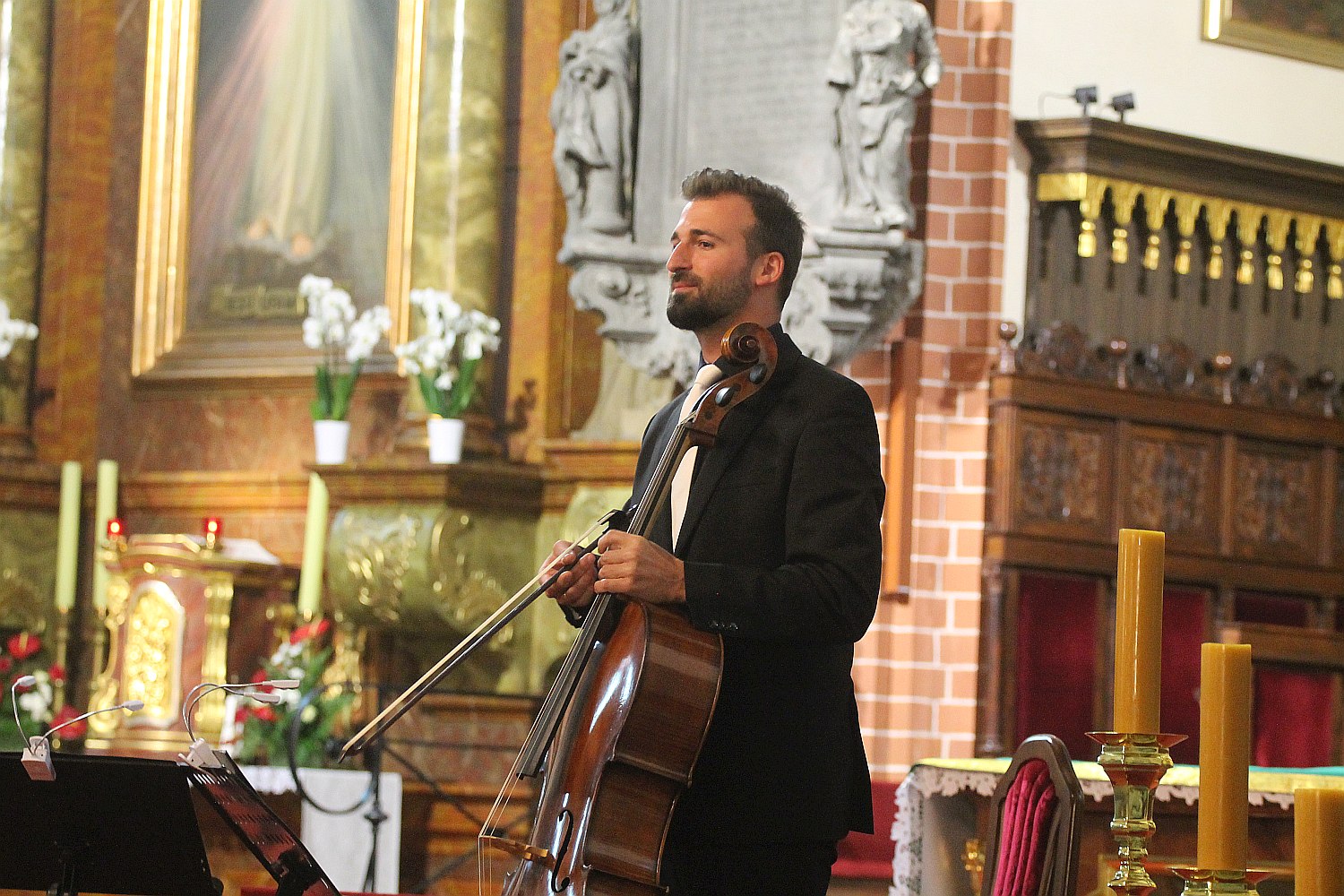 Włoch zagrał na organach w legnickiej katedrze      
