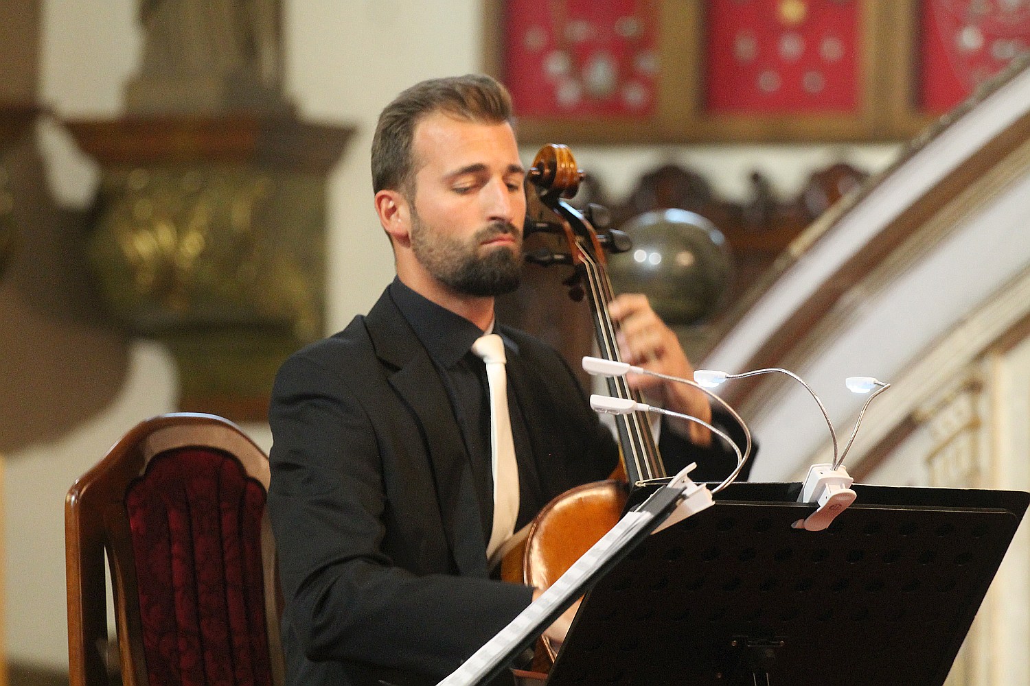 Włoch zagrał na organach w legnickiej katedrze      
