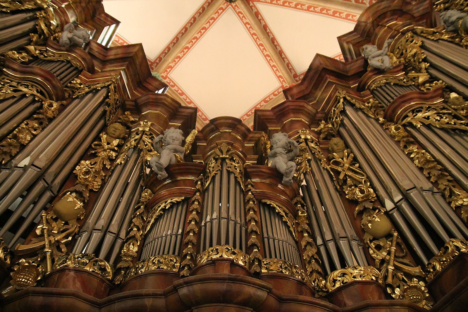 Włoch zagrał na organach w legnickiej katedrze      
