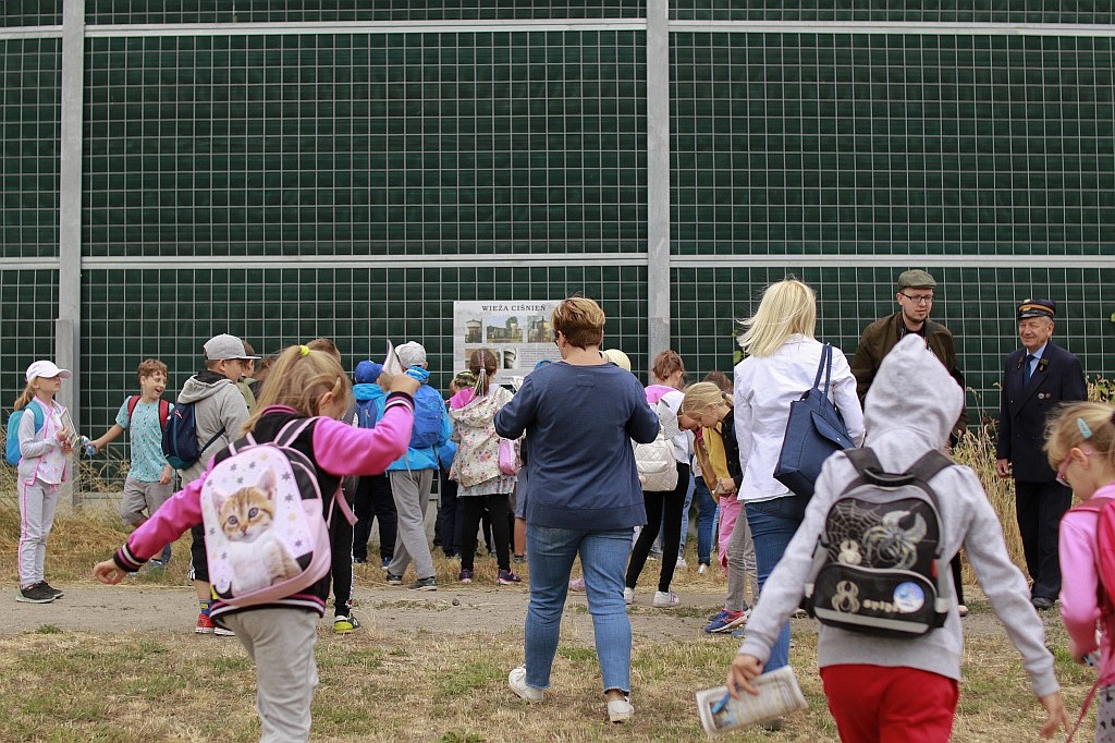 Po torze w Wiosce Kolejarzy jeździ prawdziwa drezyna