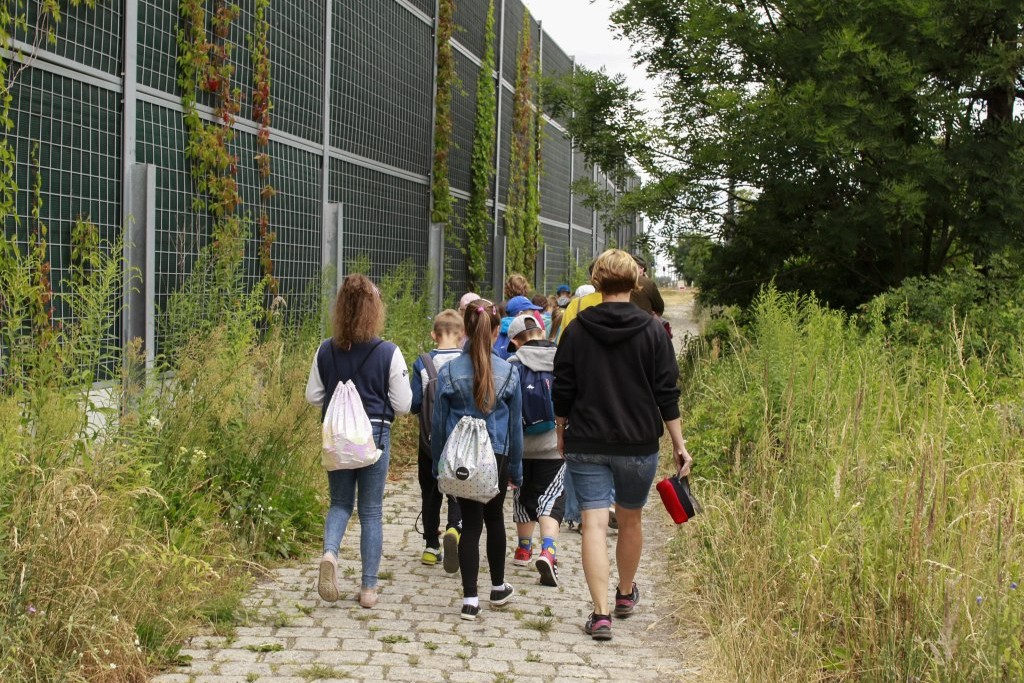 Po torze w Wiosce Kolejarzy jeździ prawdziwa drezyna