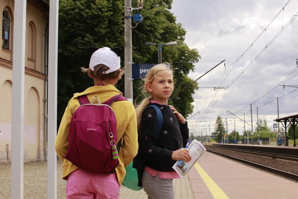 Po torze w Wiosce Kolejarzy jeździ prawdziwa drezyna