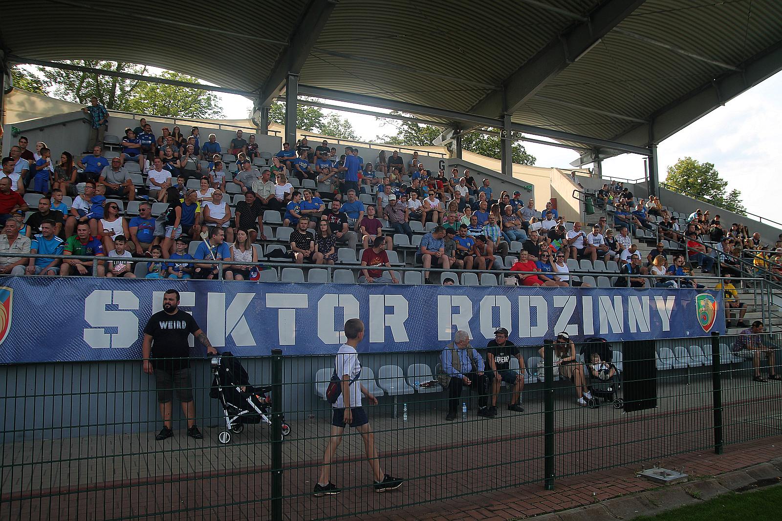 Blisko tysiąc widzów oglądało ostatni sparnig Miedzi Legnica