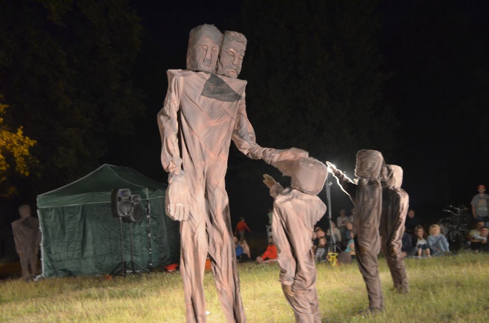 Niezwykły plenerowy spektakl na Polanie Angielskiej