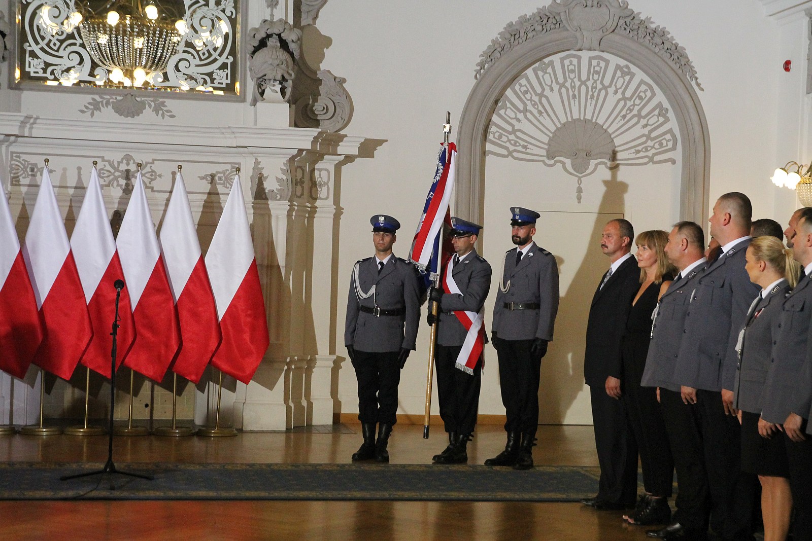 Minister Elżbieta Witek na legnickich obchodach święta policji