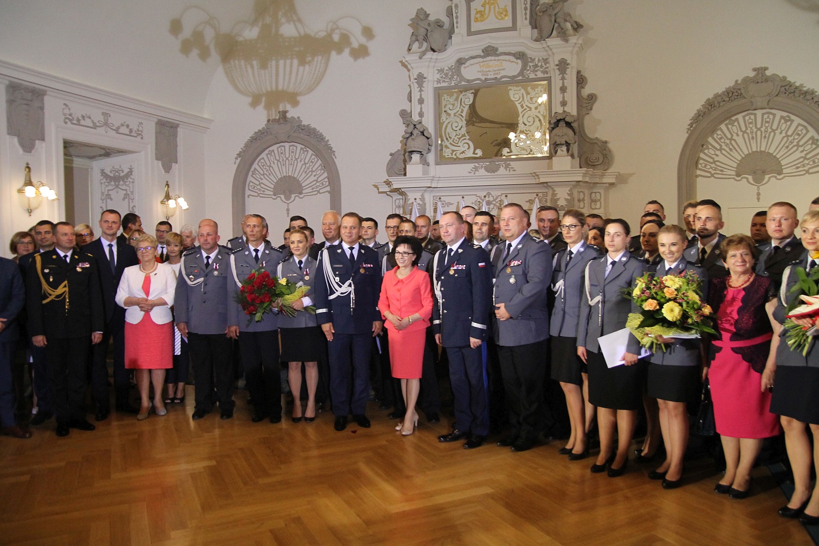 Minister Elżbieta Witek na legnickich obchodach święta policji