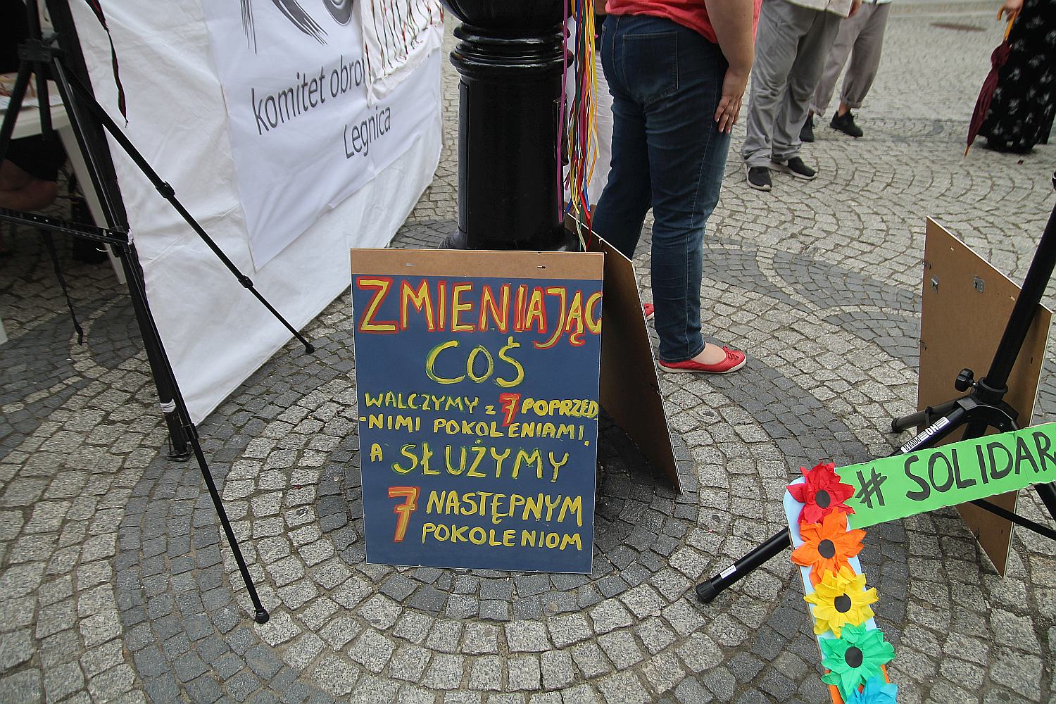 W Legnicy sześćdziesiąt osób protestowało przeciwko przemocy