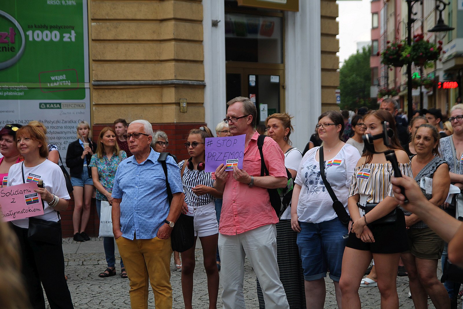 W Legnicy sześćdziesiąt osób protestowało przeciwko przemocy